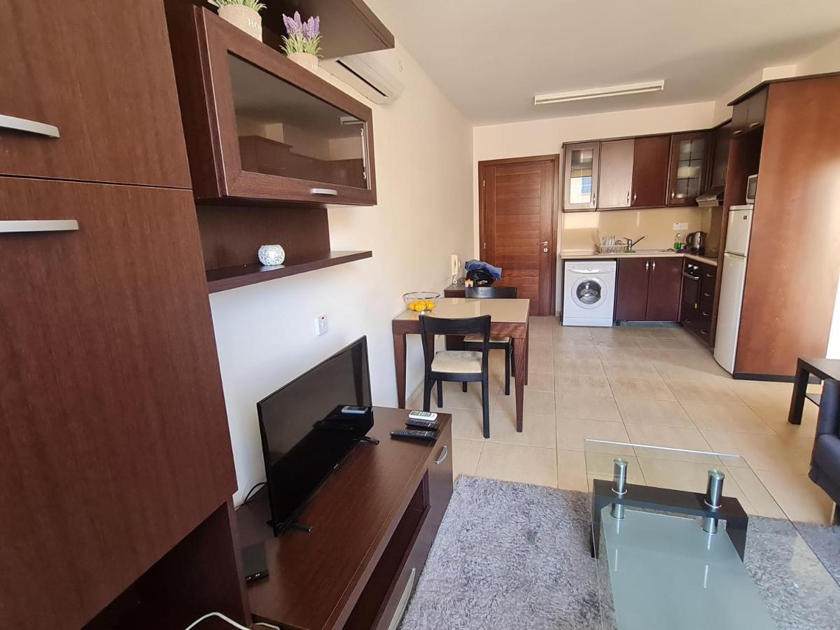 Danaos 2 Complex - By Imh Travel & Tours Appartement *